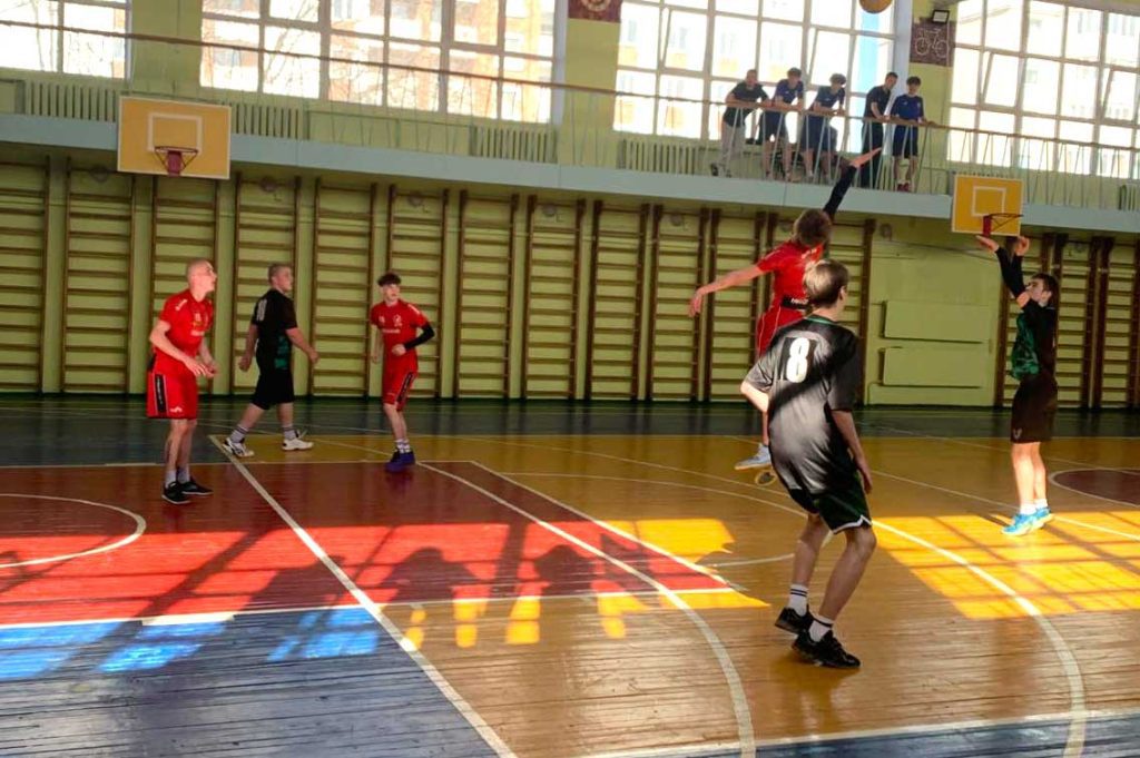 Учащиеся Климовичского аграрного колледжа завоевали серебро соревнований по баскетболу