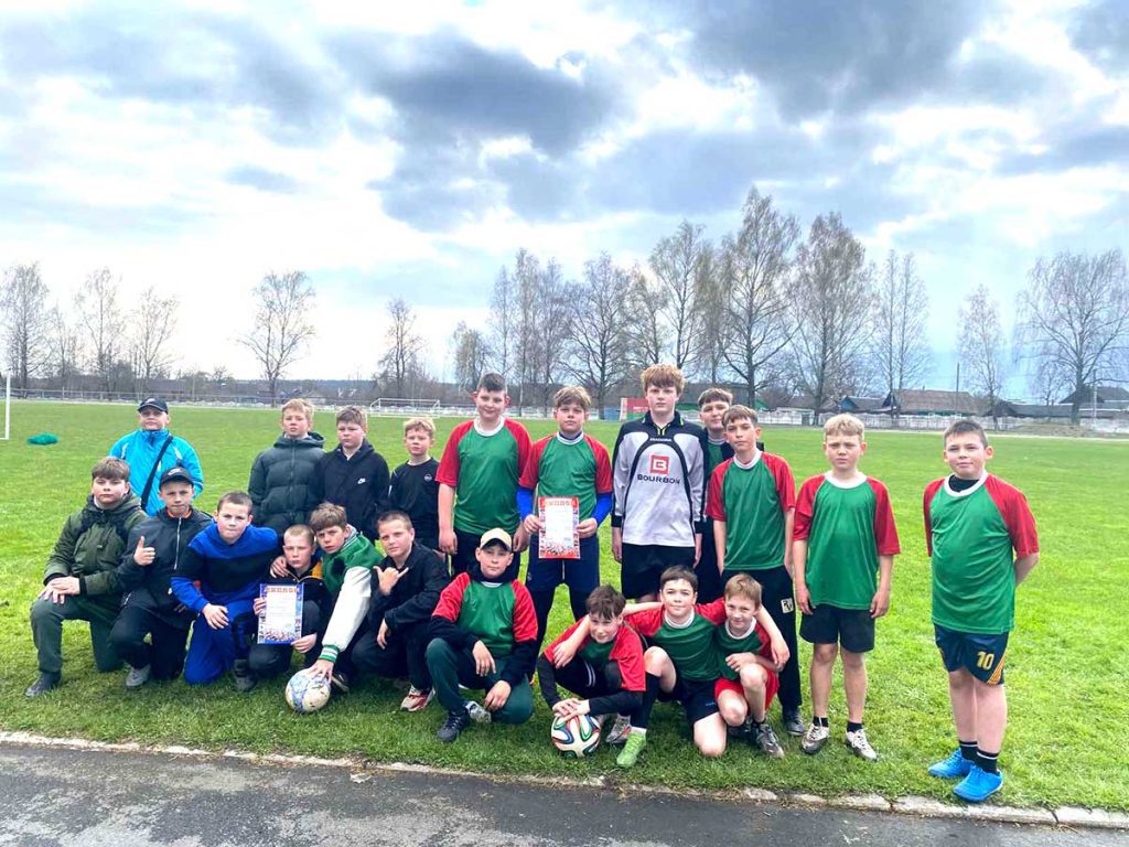 В Климовичах провели районное первенство по футболу среди юношей и девушек