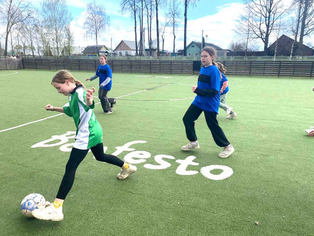 В Климовичах провели районное первенство по футболу среди юношей и девушек