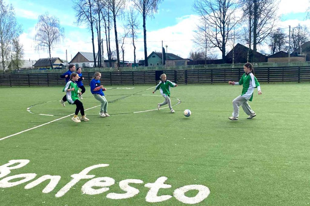 В Климовичах провели районное первенство по футболу среди юношей и девушек