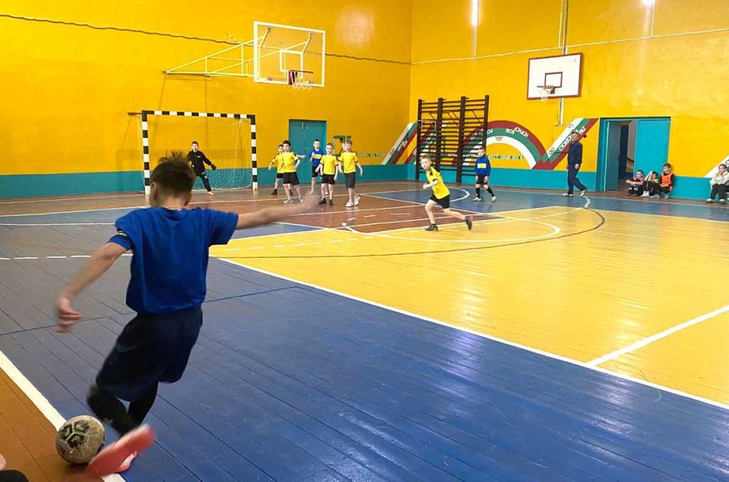 В Климовичах провели районное первенство по футболу среди юношей и девушек