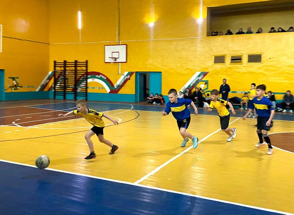 В Климовичах провели районное первенство по футболу среди юношей и девушек