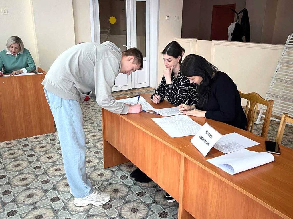 В Климовичском аграрном колледже распределились на первые рабочие места учащиеся групп ПТО