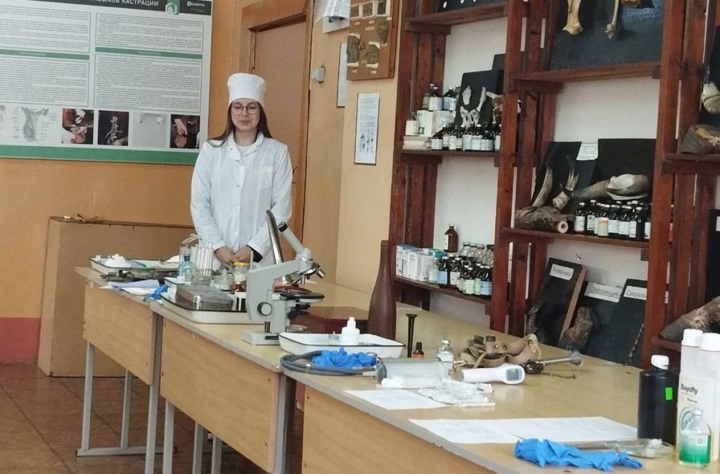 В Климовичском аграрном колледже распределили 40 фельдшеров ветеринарной медицины