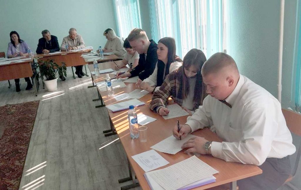 В Климовичском аграрном колледже распределили 40 фельдшеров ветеринарной медицины
