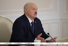 Военный арсенал, кадры, международные встречи и проповедник из США. Итоги недели Президента