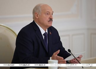 Военный арсенал, кадры, международные встречи и проповедник из США. Итоги недели Президента