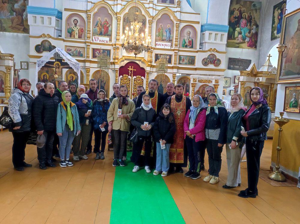 Подопечные Климовичского РЦСОН посетили Свято-Михайловский храм
