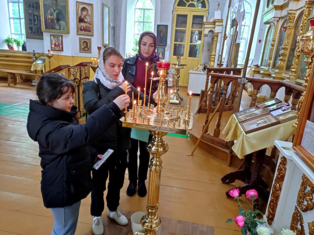 Подопечные Климовичского РЦСОН посетили Свято-Михайловский храм