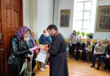 Подопечные Климовичского РЦСОН посетили Свято-Михайловский храм