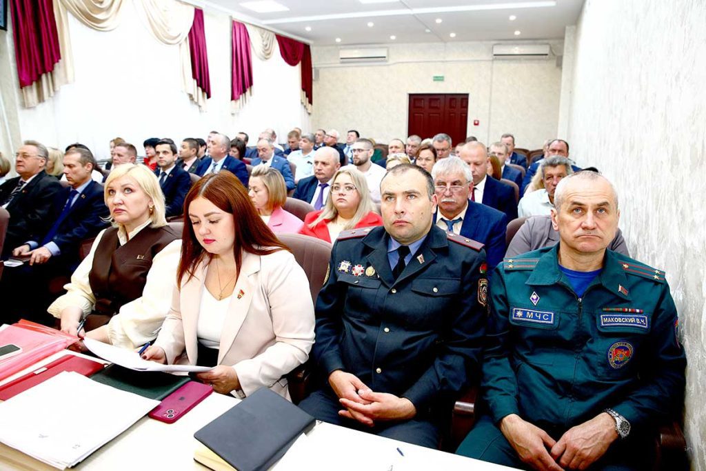 На заседании Климовичского райисполкома подвели итоги первого квартала
