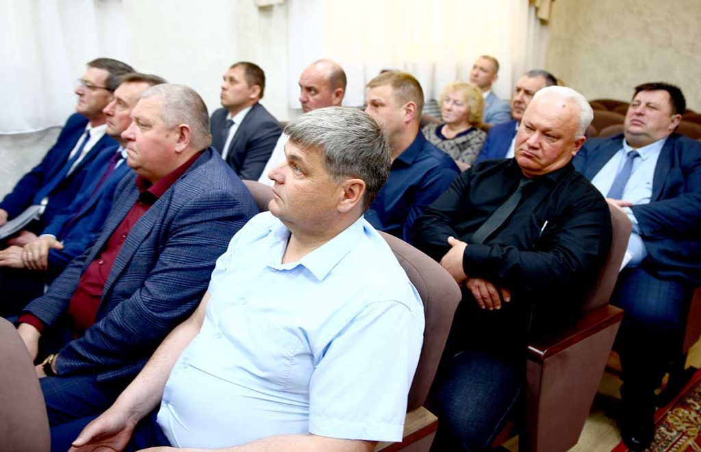 Виктор Пугач провел аппаратное совещание с руководителями организаций Климовщины