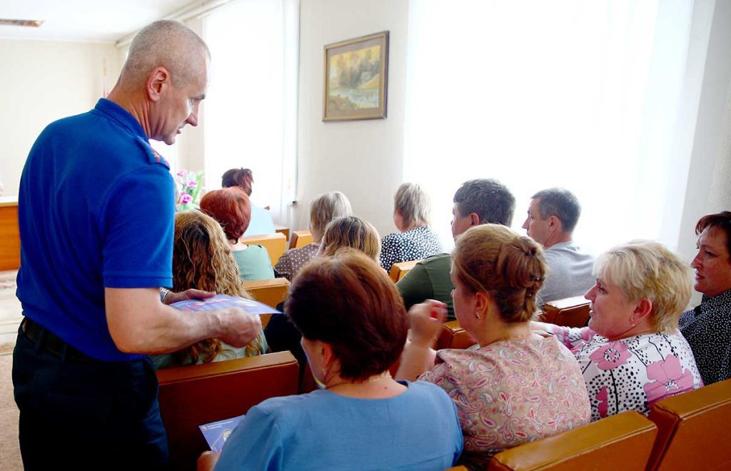 Вопросы безопасности жизнедеятельности обсудили на сельском сходе в Киселевой Буде Климовичского района