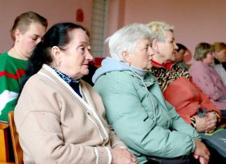В Лобжанском сельском клубе прошла встреча жителей с представителями служб и организаций района