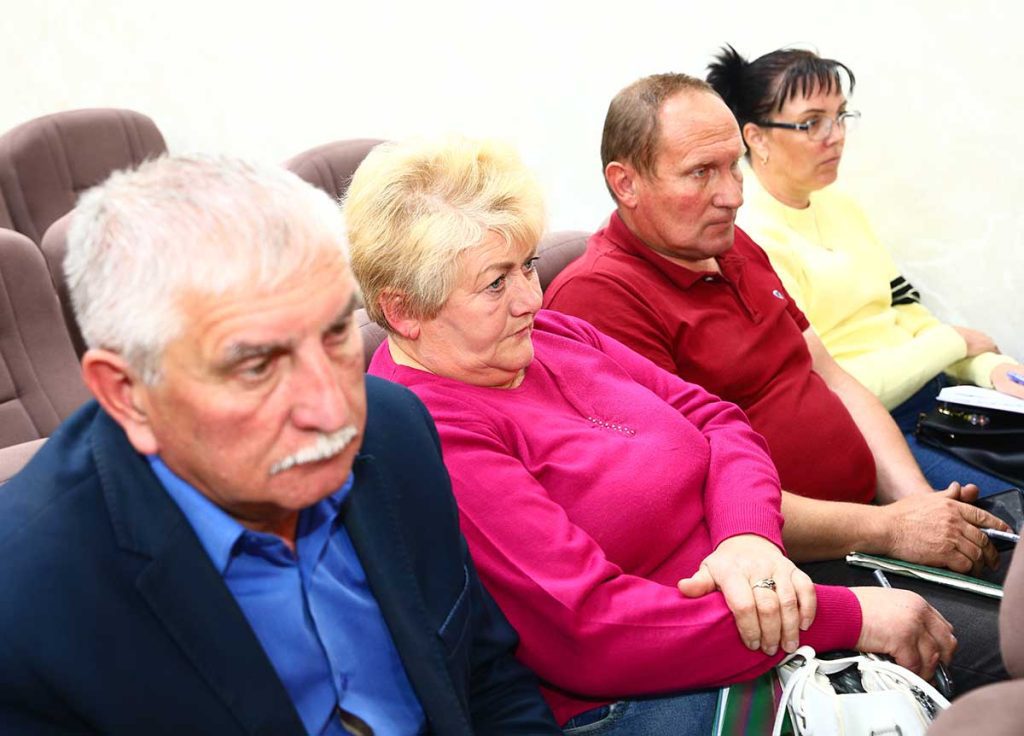 Соблюдение законодательства о труде в организациях АПК рассмотрели на заседании Климовичского райисполкома