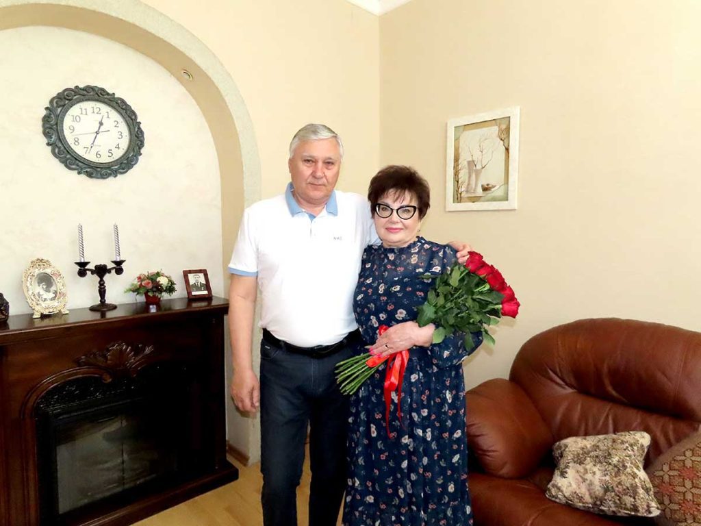 От сочинений за одноклассников до директора школы: юбилей Веры Дробышевой