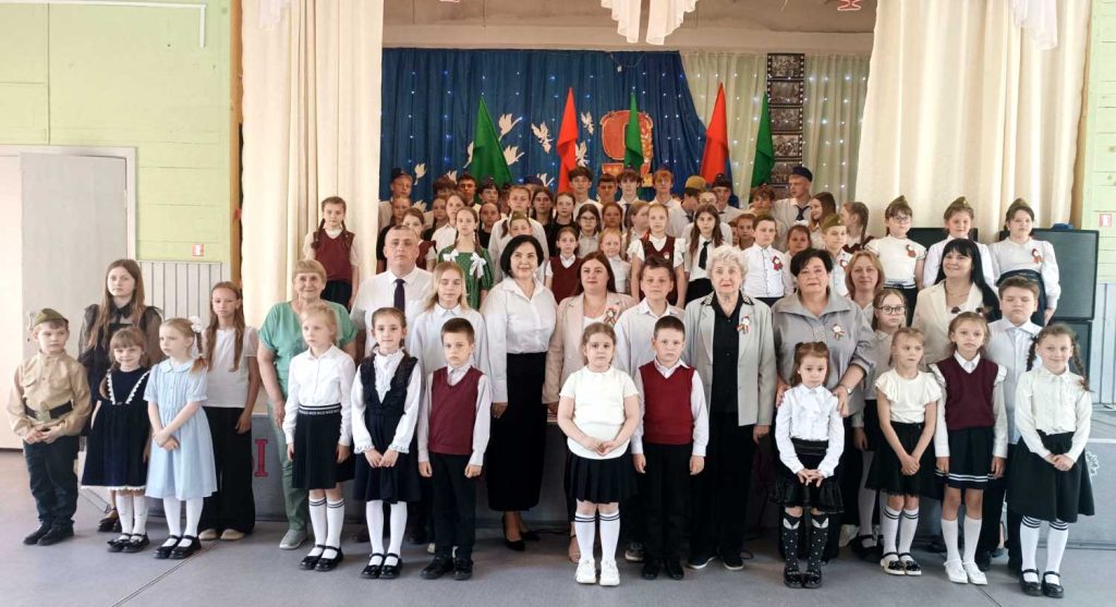 В Климовичах провели торжественное мероприятие «Благодарим. Помним!», посвященное Дню Победы