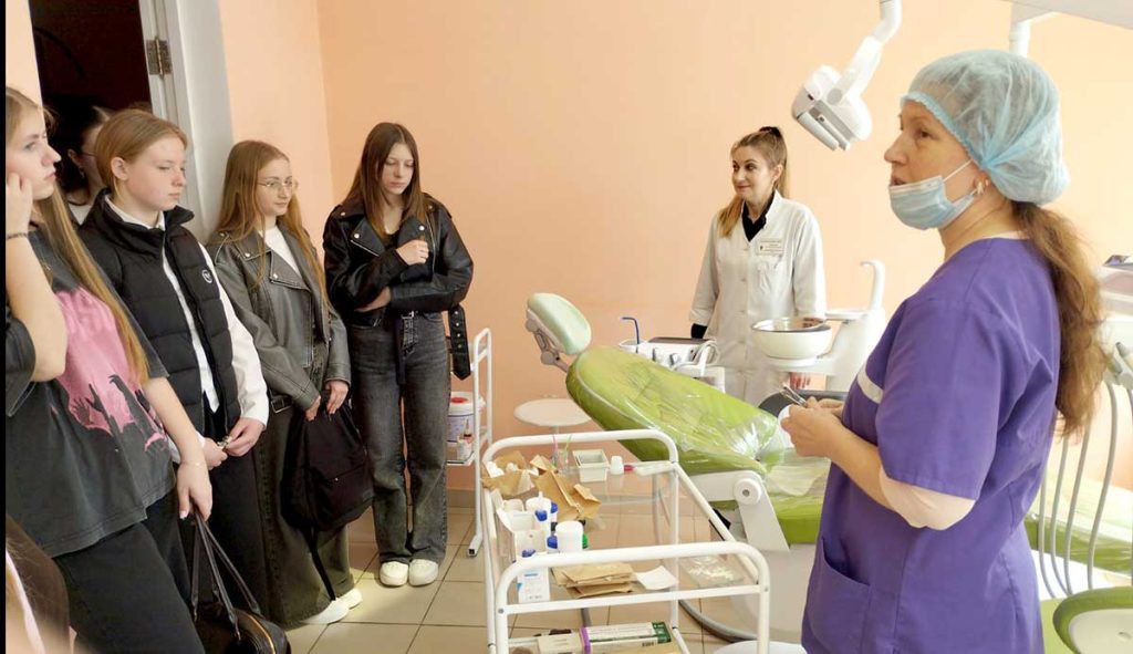 В Климовичской ЦРБ провели День открытых дверей для школьников