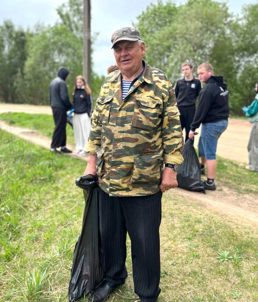 «Чистый берег» в Климовичах: активисты БРСМ и экологи убрали мусор на городском озере