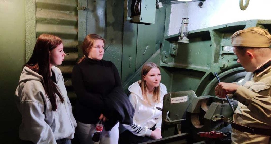 Учащиеся и преподаватели Климовичского аграрного колледжа посетили святые места для белорусов
