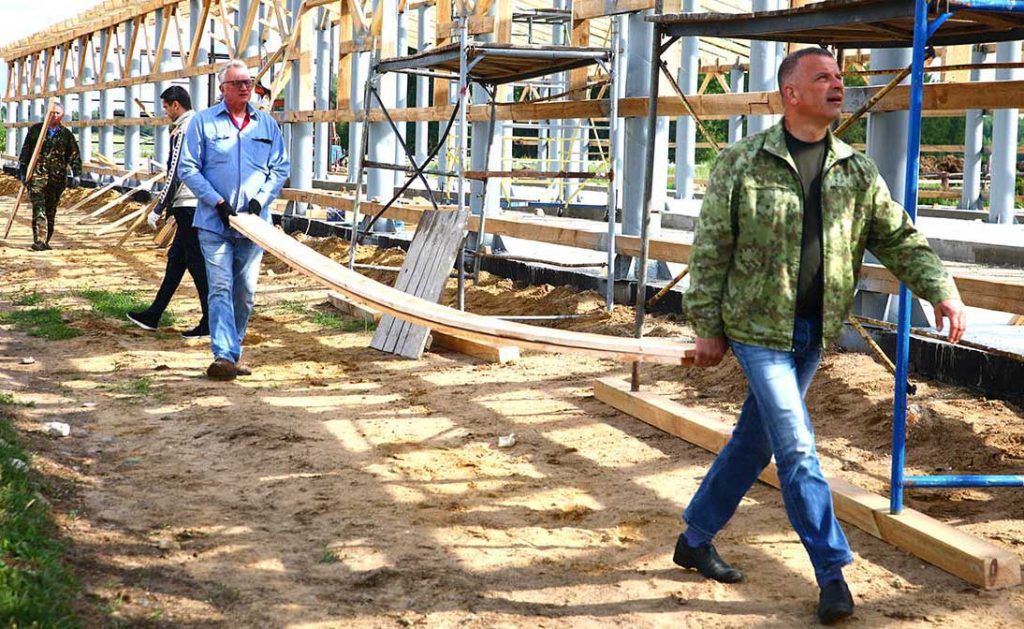 На Климовщине ведется строительство профилакториев для новорожденных телят