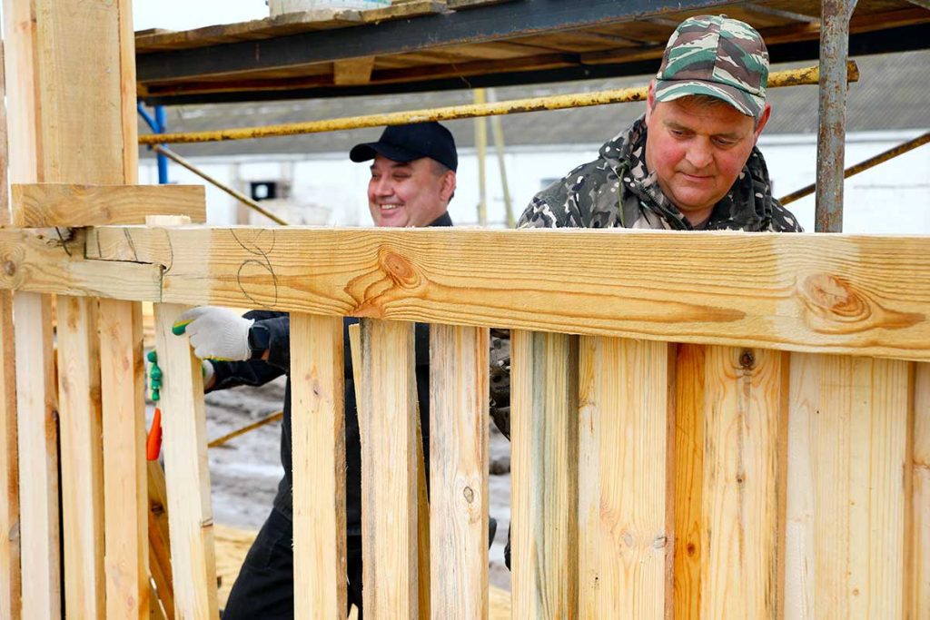 На Климовщине шефы помогают строить животноводческие объекты