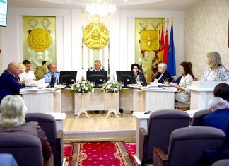 Ход подготовки учреждений образования к началу нового учебного года обсудили в Климовичах