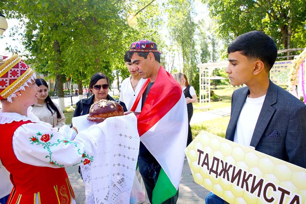 В Климовичи прибыли участники «Золотой пчелки»