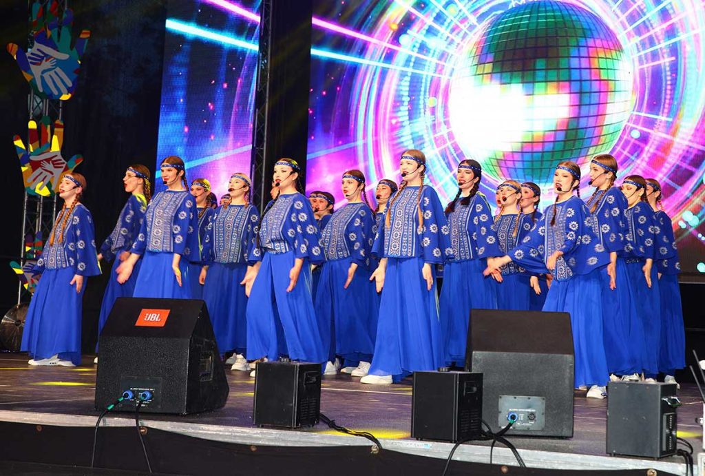 В Климовичах состоялось праздничное открытие ХХІV Международного фестиваля детского творчества «Золотая пчелка»