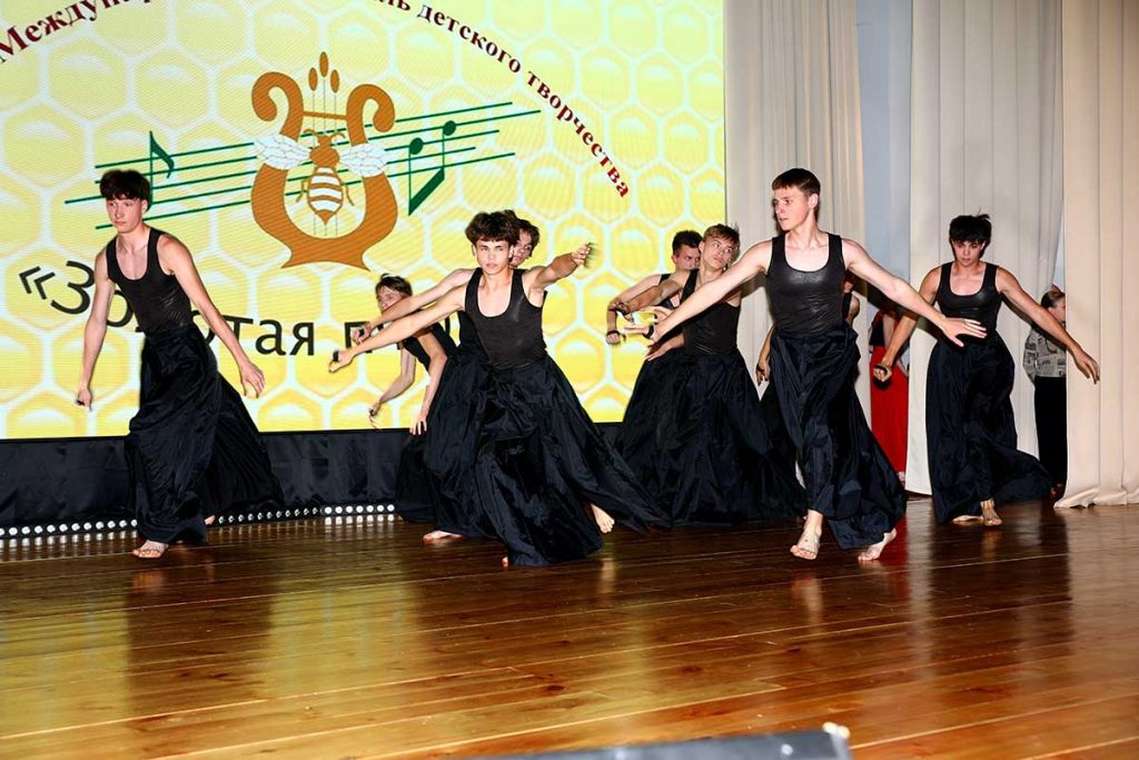 Второй день «Золотой пчелки» в Климовичах: праздник детства продолжается