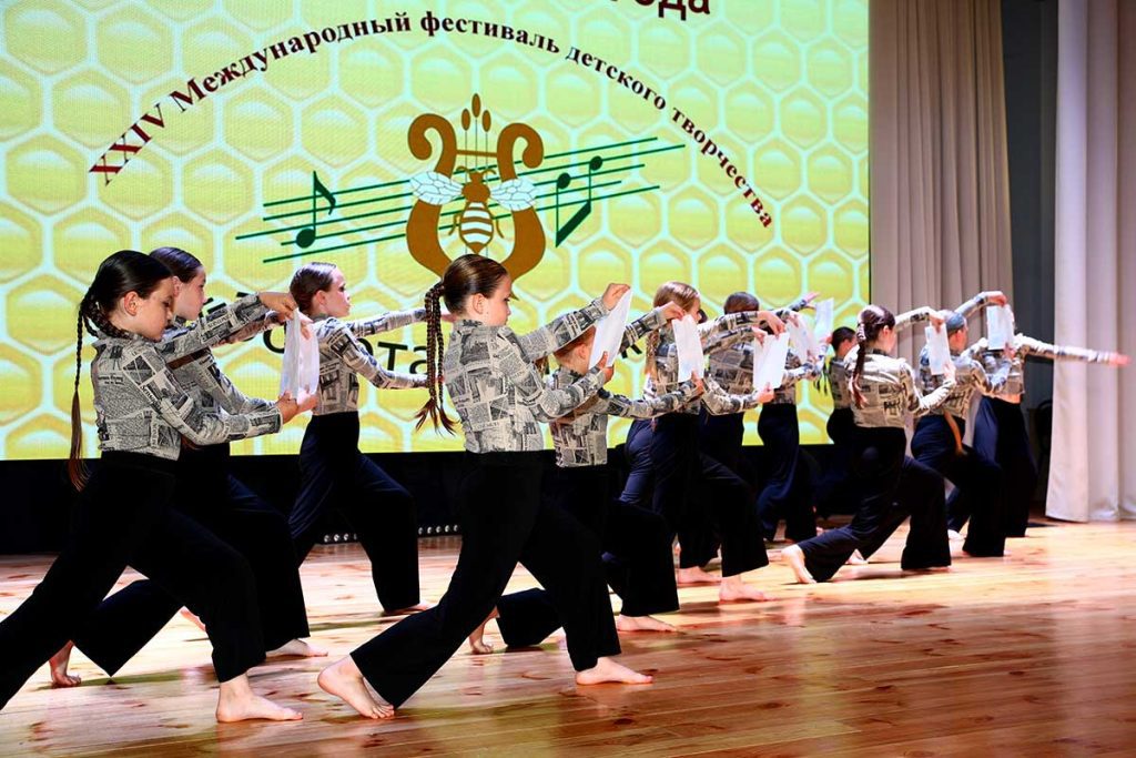 Второй день «Золотой пчелки» в Климовичах: праздник детства продолжается