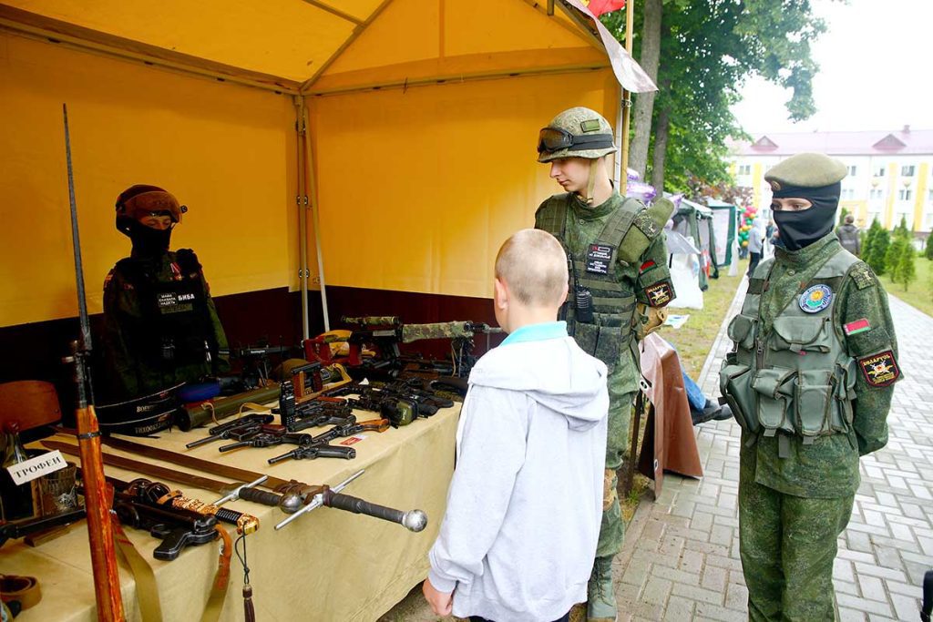 Творчество, традиции и молодость: финальный день «Золотой пчелки» объединил мастеров Климовщины
