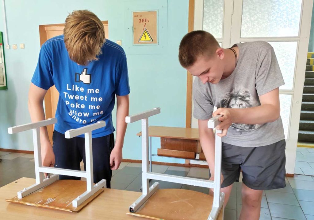 Чем занималась производственная бригада в Роднянской средней школе
