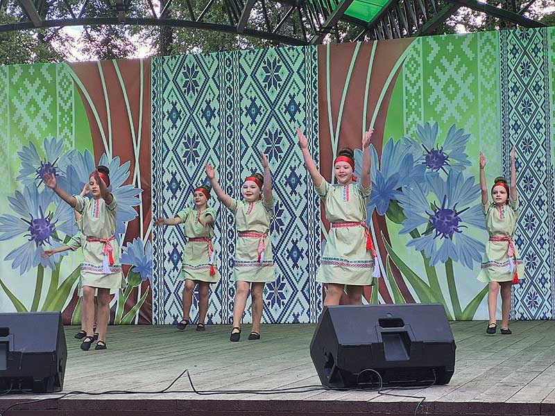 В Климовичах отпраздновали День защиты детей ярким концертом
