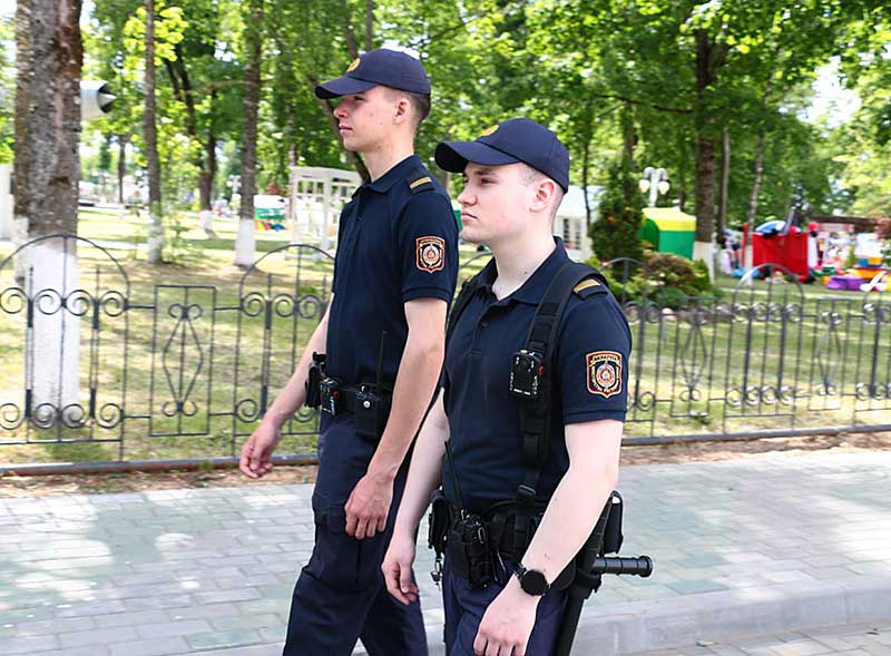 Сотрудники ОВД Климовичского райисполкома обеспечивают порядок на массовых мероприятиях
