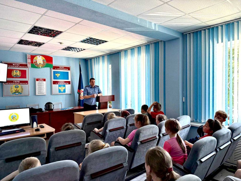 В Климовичском отделе Департамента охраны провели День открытых дверей