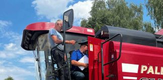 Сотрудники Климовичского РОЧС напоминают правила безопасности во время уборочной страды