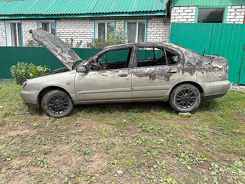 В Климовичах спасатели тушили горящий автомобиль