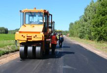 Труженики ДРСУ № 172 выполняют областную программу по ремонту дорог