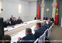 Новые комбайны, мехотряды и виды на урожай: Исаченко рассказал об уборочной в регионе