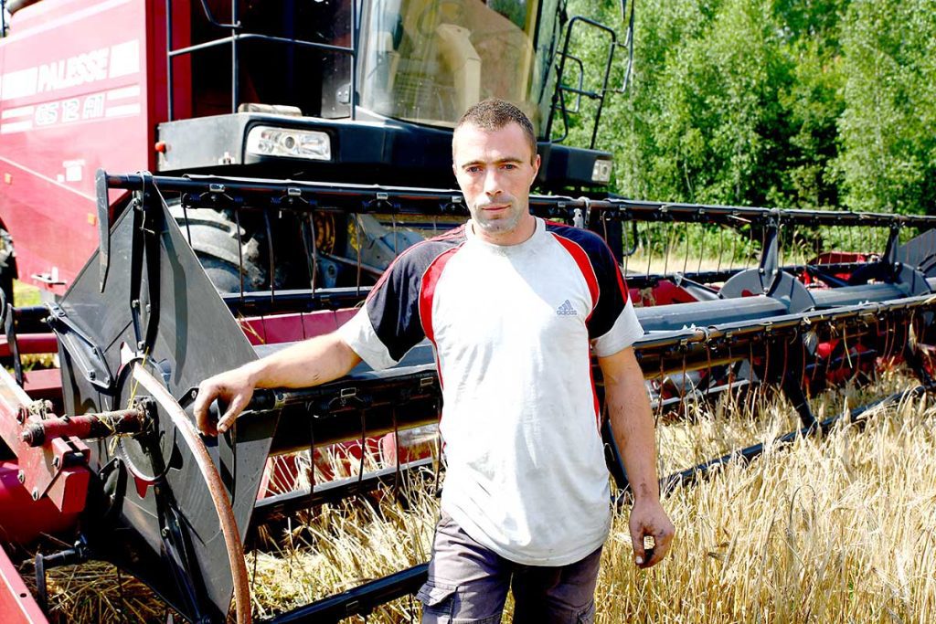 В КСУП «Полошково» Климовичского района убирают озимый ячмень