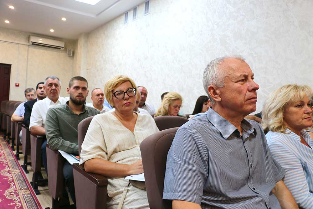 На заседании Климовичского райисполкома проанализировали работу с обращениями граждан и юридических лиц