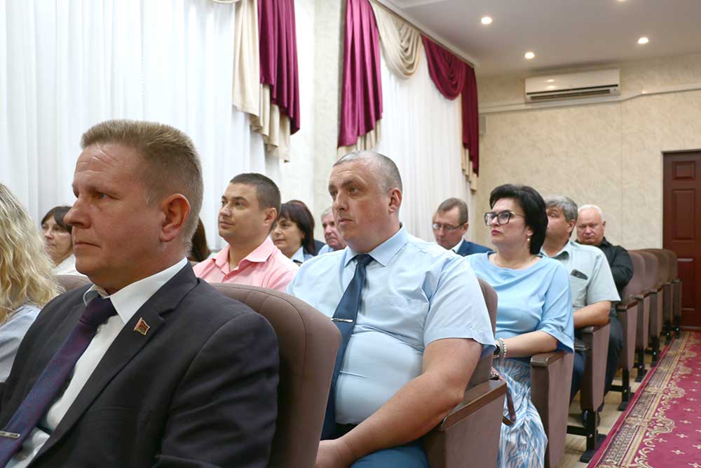 На заседании Климовичского райисполкома проанализировали работу с обращениями граждан и юридических лиц