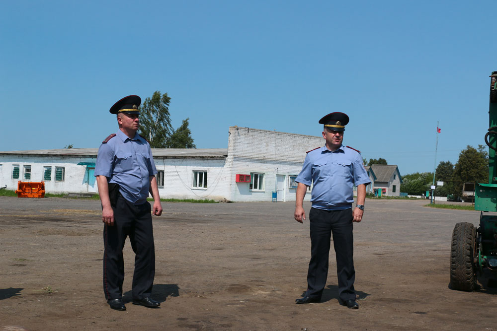 Уборочная страда на контроле климовичских милиционеров