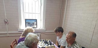 Опыт и молодость: в Климовичах проходит шахматный турнир