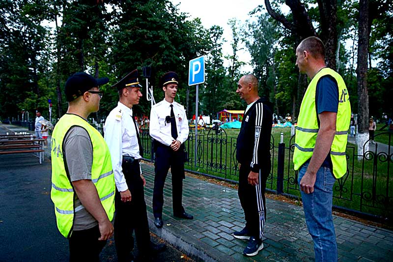 Милиция и дружинники Климовщины охраняют правопорядок на праздниках
