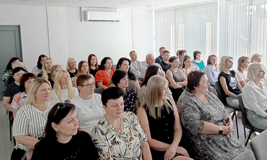 На предприятиях и в организациях Климовичского района проходит Единый день информирования населения