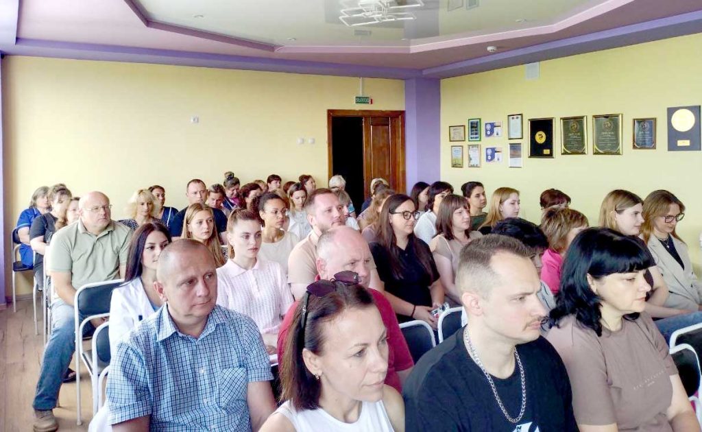 На предприятиях и в организациях Климовичского района проходит Единый день информирования населения