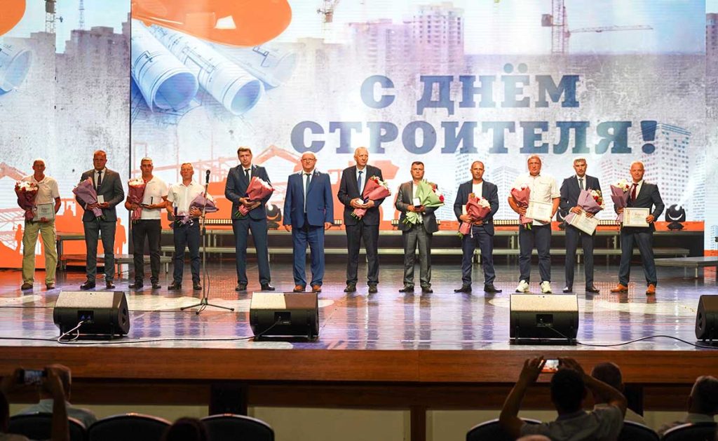 Климовчанину Владимиру Шапкину вручен нагрудный знак «За заслугі ў будаўніцтве»