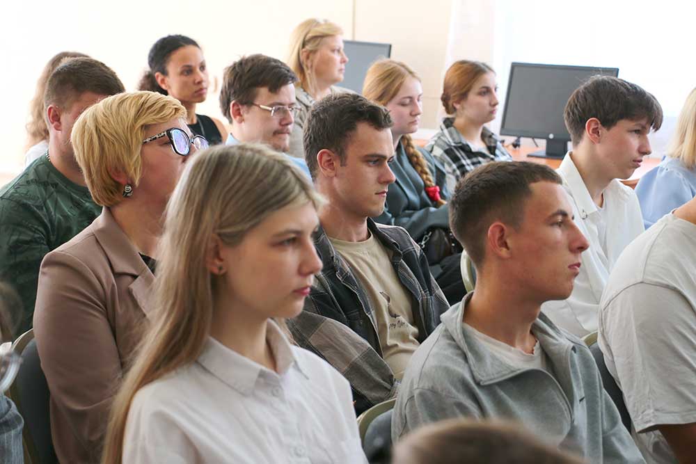 Председатель Белорусской партии «Белая Русь» Ольга Чемоданова встретилась с климовчанами